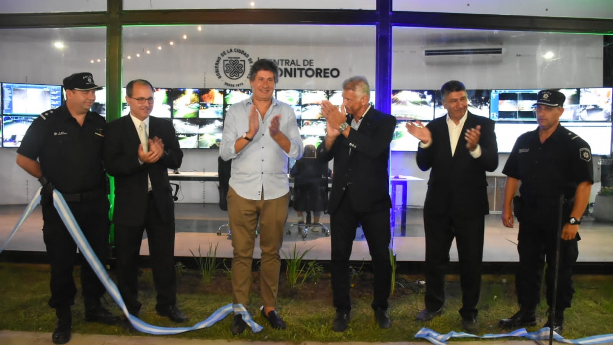 ​Santacroce inauguró la segunda Central de Monitoreo de Funes